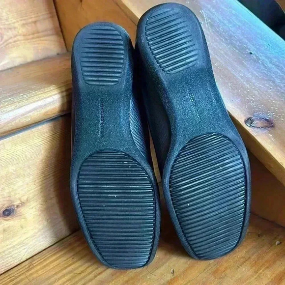 Trotters Genuine Leather Man Made Slip-ons - Picture 5 of 5